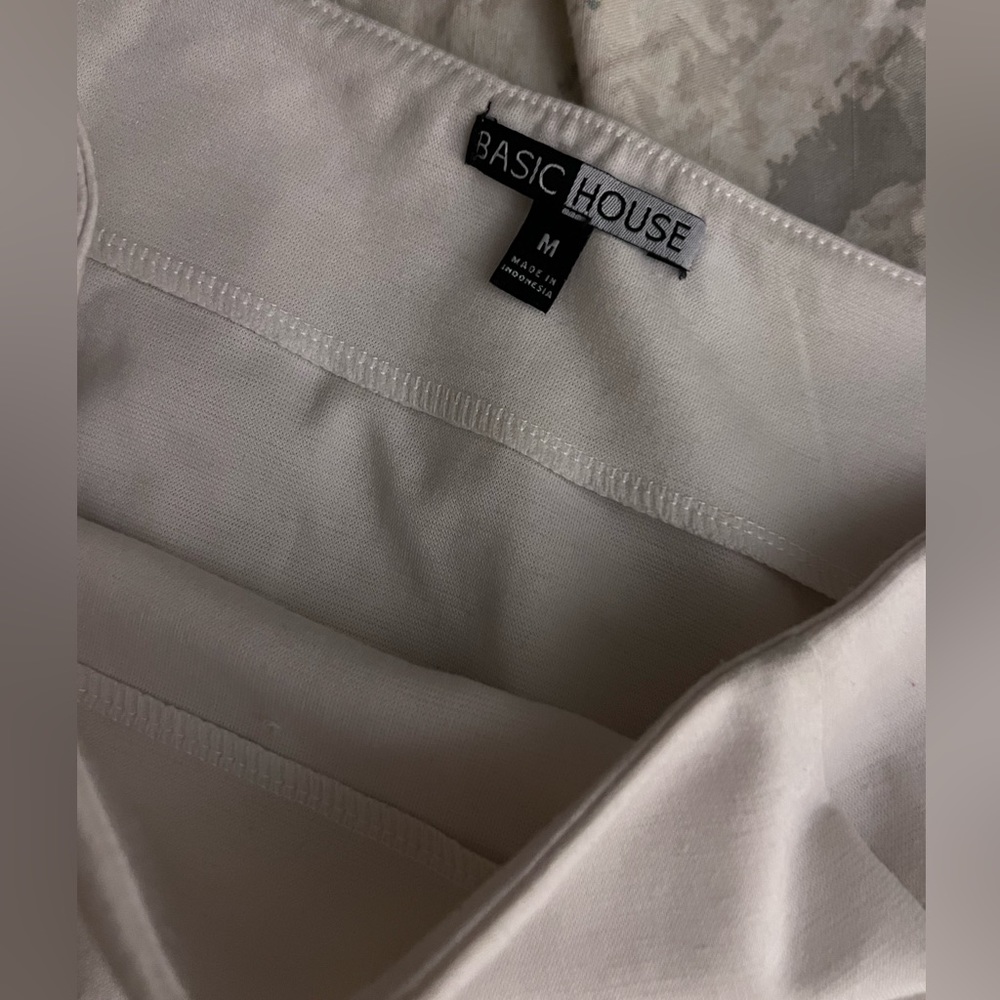 Cream - Picture 2 of 2